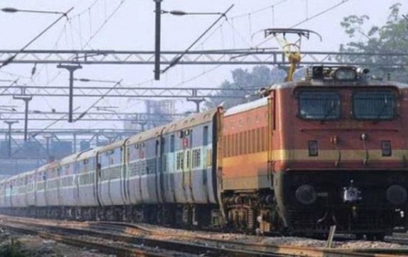 Uttar Pradesh: Seven coaches of Howrah-Jabalpur-Shaktikunj Express derail near Obra