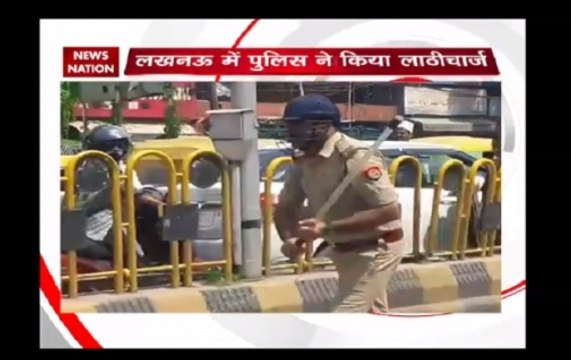 Police lathicharge on teachers in Lucknow