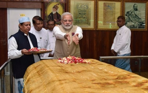 On his final day of Myanmar tour, PM Narendra Modi visits Bahadur Shah Zafar’s mausoleum in Yangon