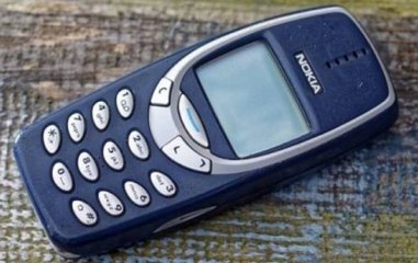 Speed News:  Delhi woman, daughters ransack shop over 'defective' mobile phone