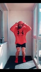 Comment  enlever son sweat shirt en sautant ?