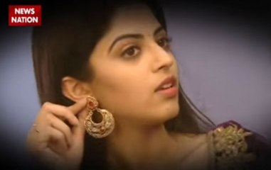 Serial Aur Cinema 7: Roshni Sahota - Surbhi of 'Shakti -Astitva Ke Ehsaas ki' tries some jewellery
