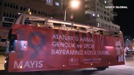 Sahura bando sesleri ile kalktılar