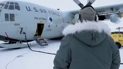 Militar admite que podría haber una base alienígena en la Antártida