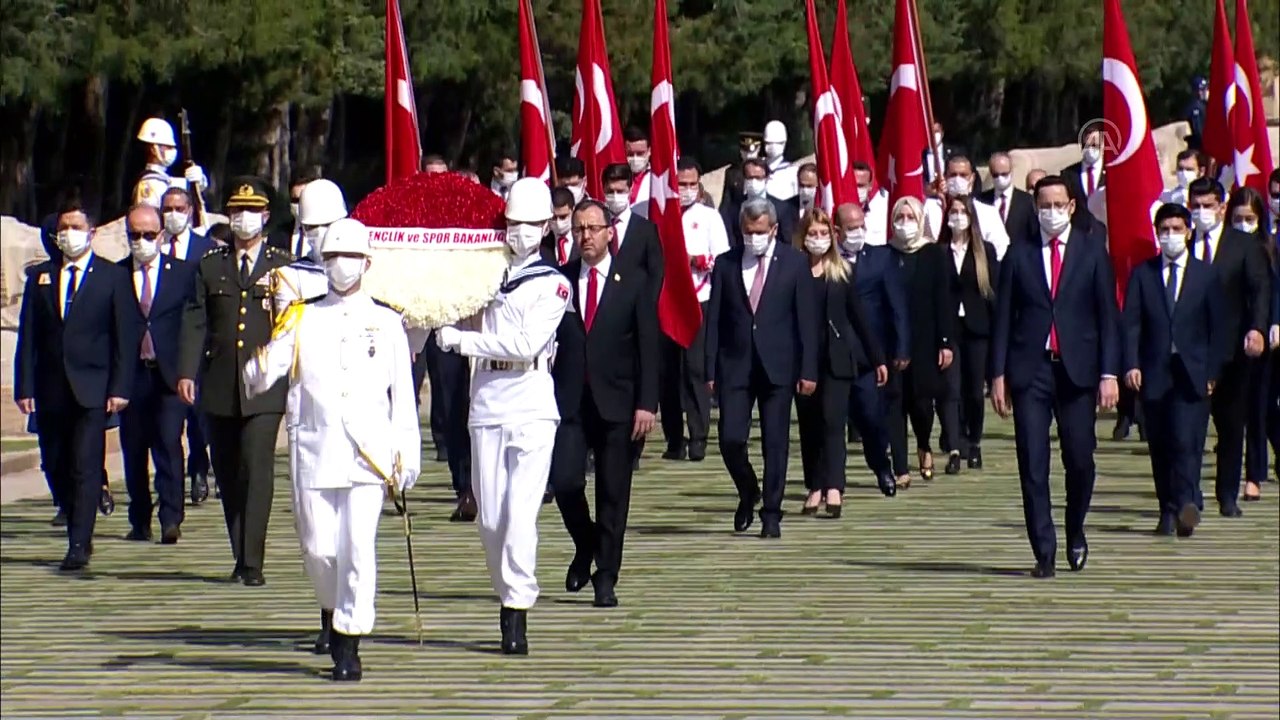 Kasapoğlu ve beraberindeki heyet, Anıtkabir'i ziyaret etti (1) - ANKARA