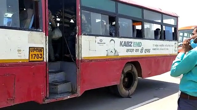 प्रशासन द्वारा मजदूरों के लिए बसों की कराई गई व्यवस्था