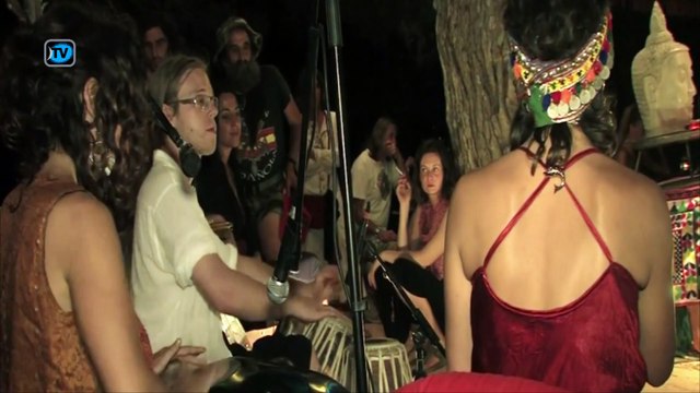 Nos vamos a la India a través de la música de este concierto en directo #1 Noctámbulos TV 2020 Chirincana Ibiza