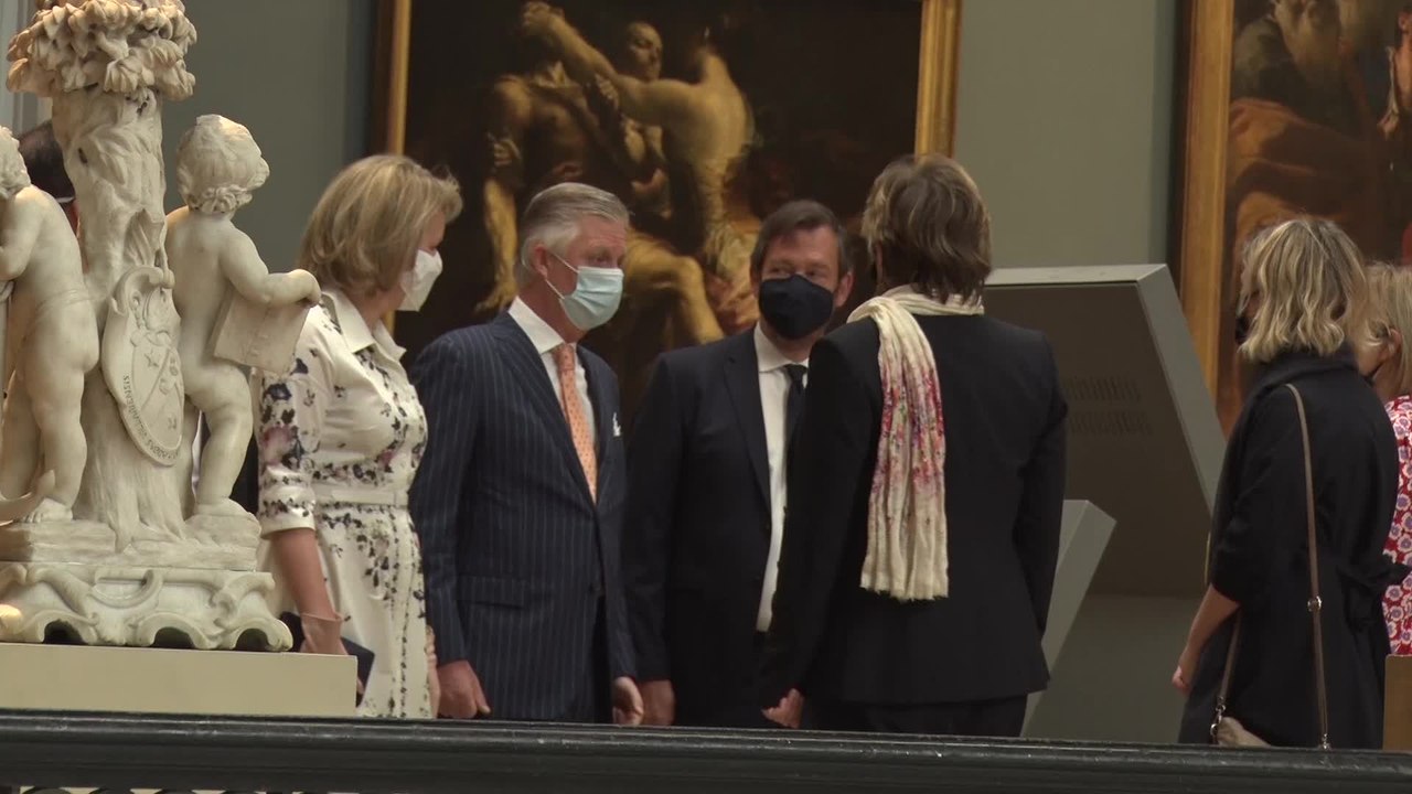 Le couple royal visite le Musée Royal des Beaux-arts qui rouvre ces portes au public