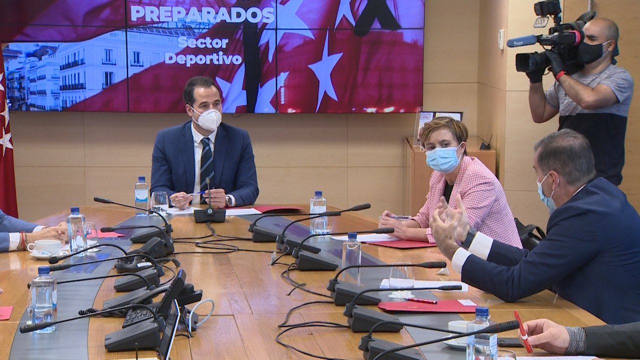 Aguado se reúne con el sector de gimnasios de Madrid