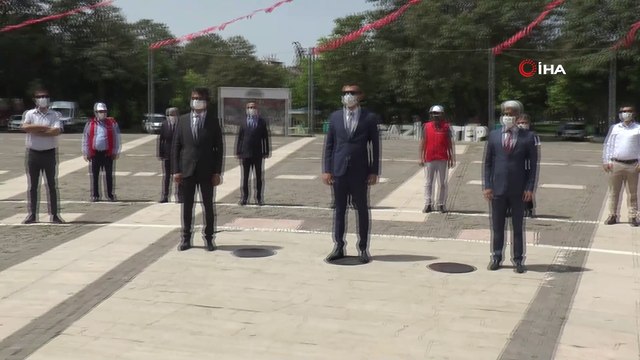 Gaziantep'te 19 Mayıs korona virüs gölgesinde kutlandı