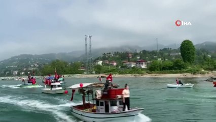 Rizeli balıkçılardan 19 Mayıs kutlaması