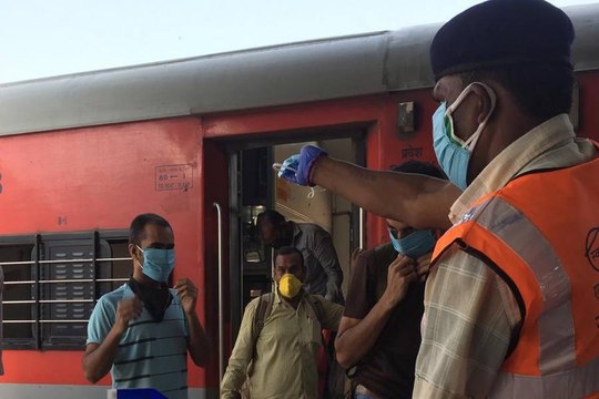 shramik special train reached jodhpur, 8 buses moved with migrants
