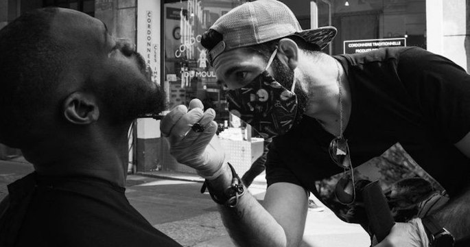 À Nantes, le coiffeur maraudeur reprend du service auprès des SDF