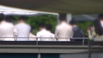 삼성서울병원 수술실 간호사 4명 확진...접촉자 6백여 명 / YTN