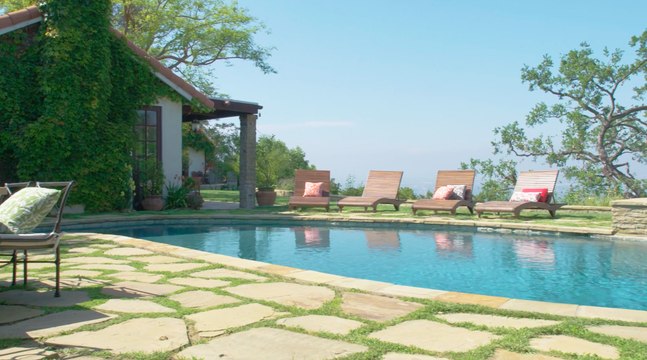 15 stars américaines nous font visiter leurs jardins avec piscines