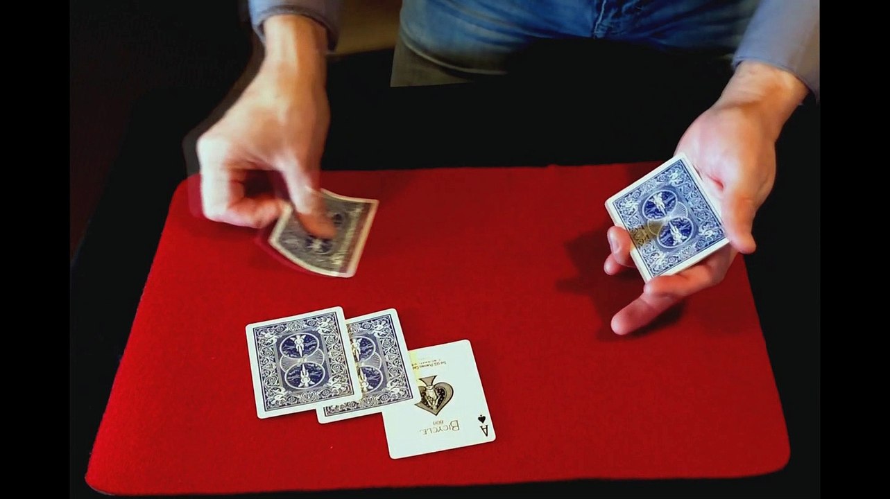 FLYING ACES, CARD MAGIC TRICK