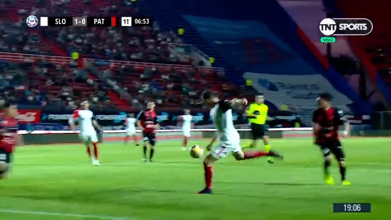 La belle reprise de volée d'Adolfo Gaich