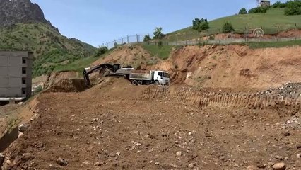 Şemdinli Belediyesi yarı olimpik yüzme havuzun inşaatına başladı