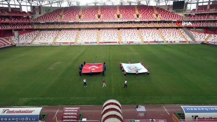 Download Video: Antalya Stadyumundan İstiklal Marşı yankılandı