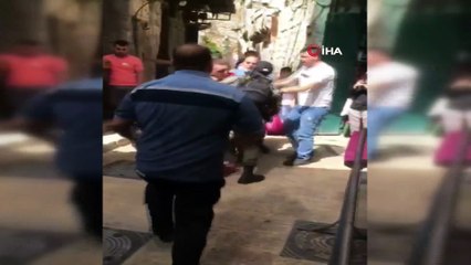 - İsrail güçleri Mescid-i Aksa'nın imamı Şeyh Welid Seyam'ın oğlunu gözaltına aldı