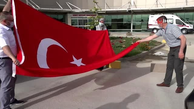 Kütahyalılar saat 19.19'da hep bir ağızdan İstiklal Marşı'nı okudu