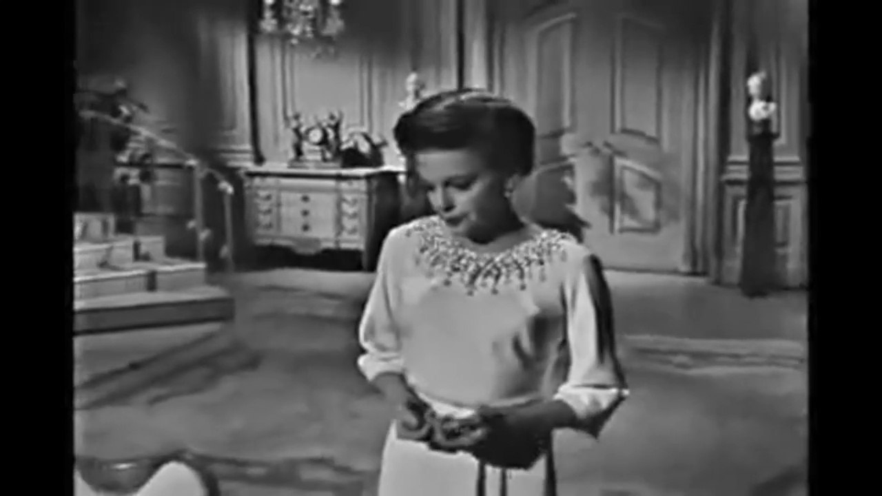 JUDY GARLAND – Smoke Gets In Your Eyes (Persiflage) (HD)
