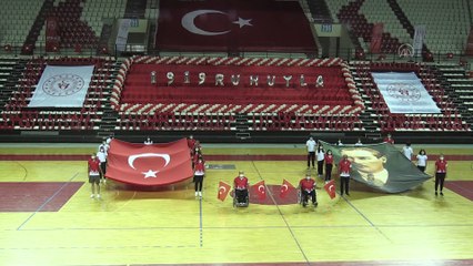 Milli sporcular İstiklal Marşı'nı okudu - ANTALYA