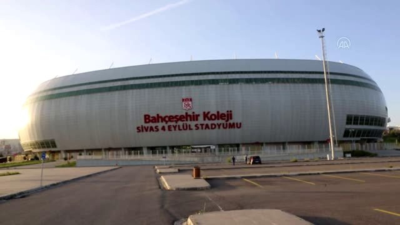 19 Mayıs Atatürk'ü Anma, Gençlik ve Spor Bayramı kutlanıyor - SİVAS