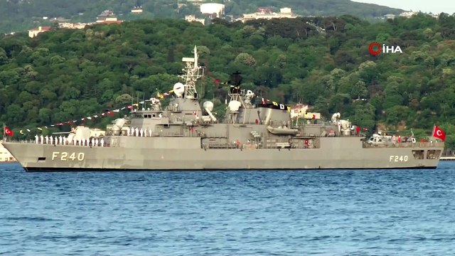 Dolmabahçe Açıklarındaki Yavuz Fırkateyni'nde 19.19’da İstiklal Marşı Okundu