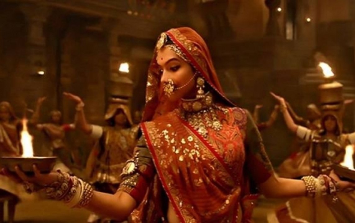 'Padmavat par ran' karni sena disrupts performance on ghoomar dance