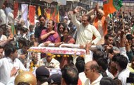 MP CM Shivraj Singh Chauhan slaps a man during a road show in Sardarpur