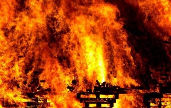 Fire breaks out in Delhi's plastic factory, 26 fire tenders rushed to spot