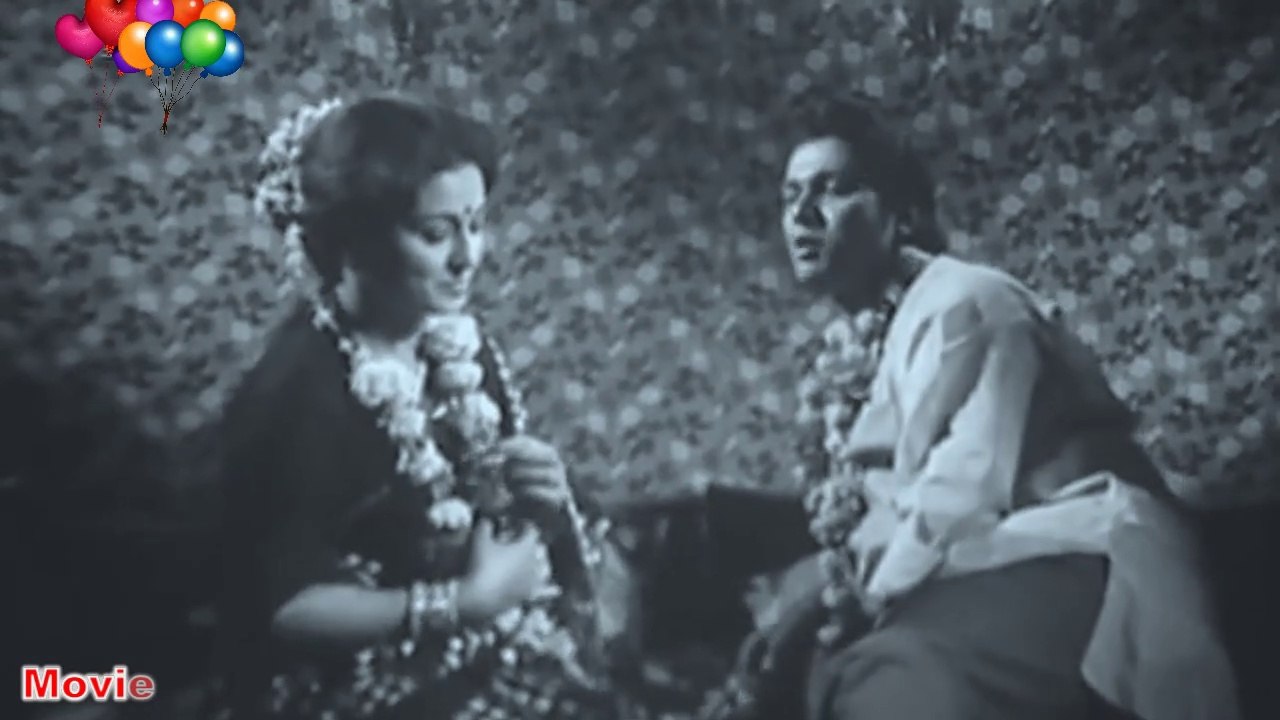 বলোনা একবার এই রাত তোমার আমার (Bolona Ekbar Ei Rat Tomar Amar) শিল্পীঃ সৈয়দ আব্দুল হাদী, চলচ্চিত্রঃ ধনদৌলত।