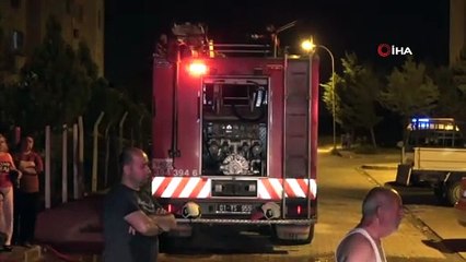 Araç kundaklandı, vatandaşlar sosyal mesafe kuralını hiçe saydı olay anını izledi