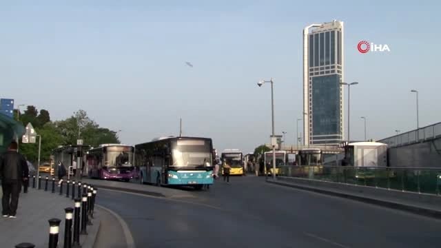 4 günlük sokağa çıkma kısıtlaması sona erdi vatandaşlar yollara döküldü