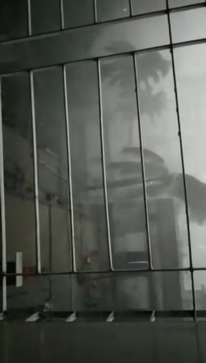 সকালের ধারন কৃত আম্পান ঝরের ফুটেজ।আমফান ঘূর্ণিঝড় live দেখুন,ঘূর্ণিঝড় আমফান সরাসরি লাইভ