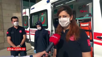 Hastaneye götürülürken, ambulansta doğum yaptı