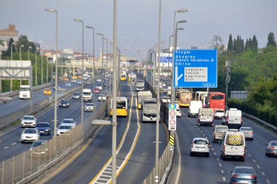 4 günlük sokağa çıkma kısıtlaması sona erdi vatandaşlar yollara döküldü