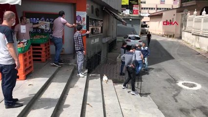 FATİH'TE MARKET ÖNÜNDE MASKE GERGİNLİĞİ