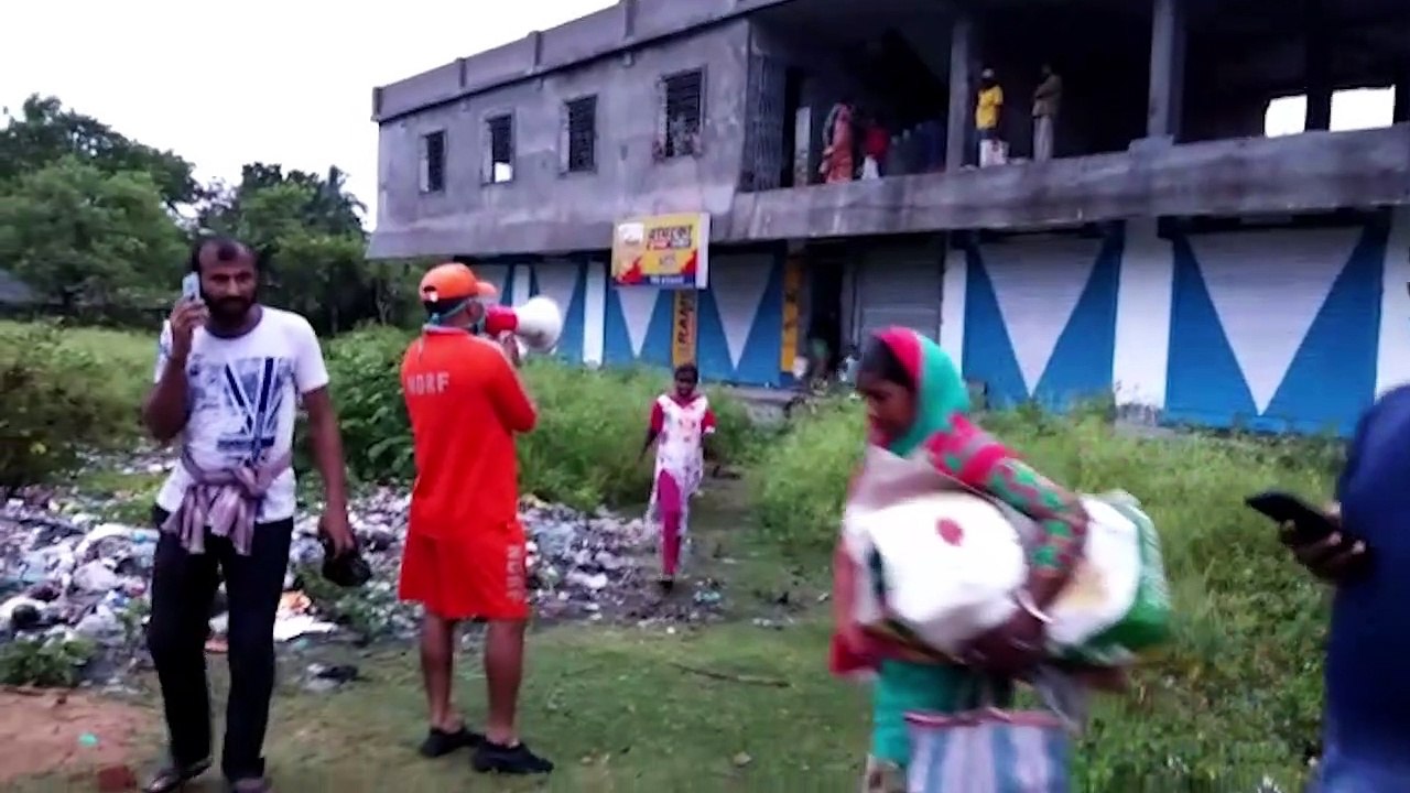Families evacuate as India's east coast braces for super cyclone Amphan