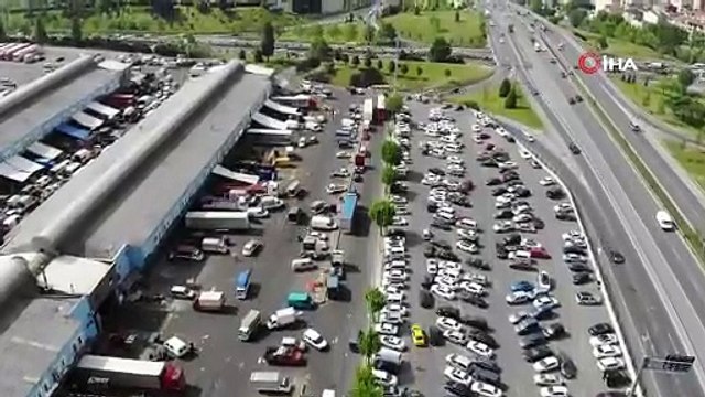 Bayrampaşa Sebze ve Meyve Hali'nde yoğunluk devam etti
