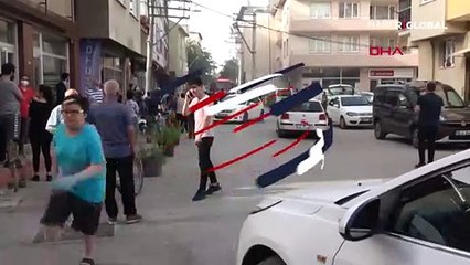 Maske ve sosyal mesafeyi hiçe sayıp yangını film gibi izlediler