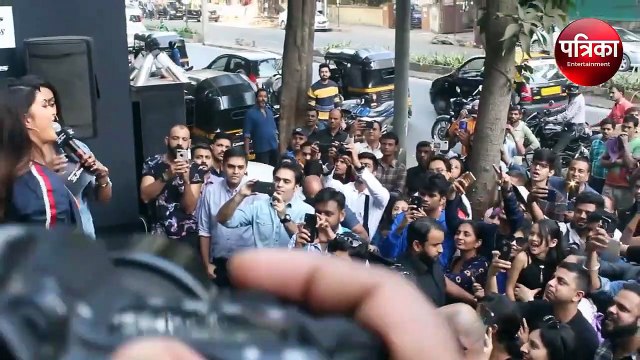 एक इवेंट में जैकलीन नेे लगाए जोरदार ठुमके - Jacqueline Fernandez Secrets - Patika Bollywood