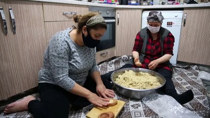 Hatay'ın ramazan kurabiyesi kömbe bayramda akrabaya gönderilecek