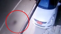 VIDEO:पटना में बालकनी से सड़क पर गिरते हुए बच्चा CCTV में कैद, घंटों सड़क पर तड़पता रहा