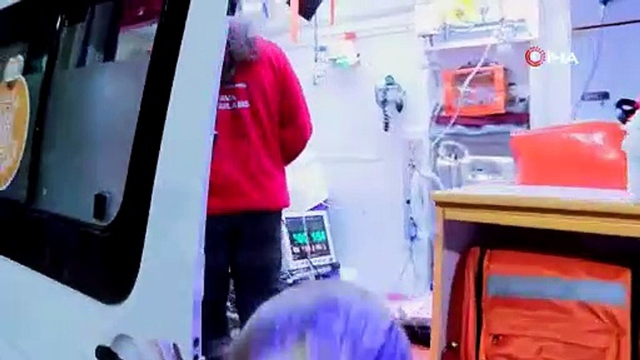 Sağlık Bakanlığı ambulans uçağından bir gecede 2 operasyon