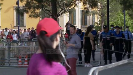 Top News - Apeli i presidentit/ ‘Lironi të burgosurit politikë’