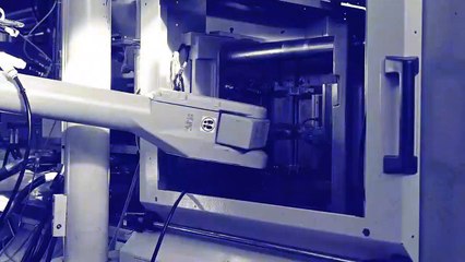 Moulding Injection Video