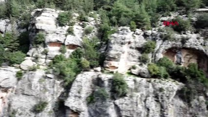 MERSİN Toroslar'daki binlerce yıllık el baskılarının yer aldığı mağaralar, milli park olacak