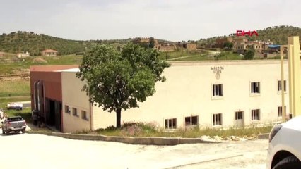 Şarkıcı Berdan Mardini, memleketi Mardin'e gül suyu fabrikası kurdu